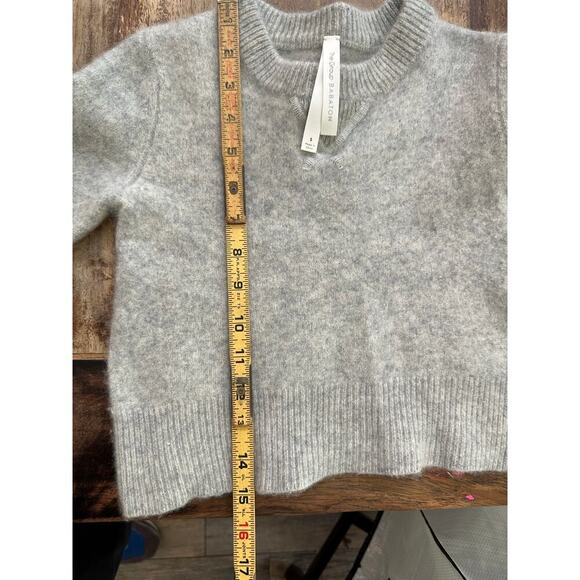 The Group by Babaton Gray Luxe Cashmere Cropped Crew Neck Sweater Size Small - Picture 3 of 8